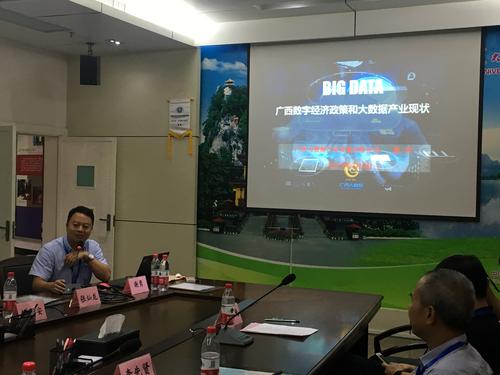 webwxgetmsgimg (4) webwxgetmsgimg (4)